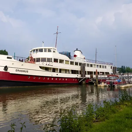 ベッド・アンド・ブレックファスト De Logeerboot *