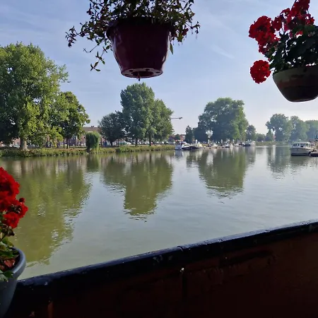 Frühstückspension De Logeerboot *