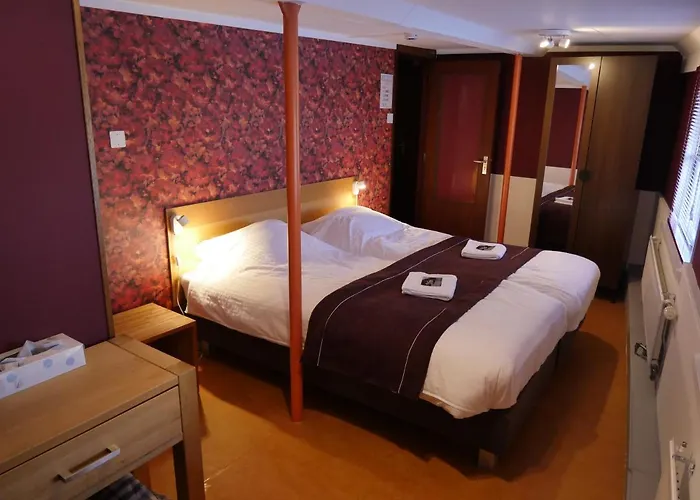 Bed and Breakfast De Logeerboot