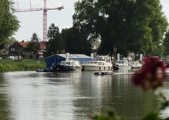 De Logeerboot Bed and Breakfast