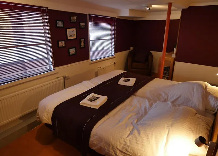 Bed and Breakfast De Logeerboot Ντόρντρεχτ