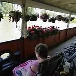 De Logeerboot