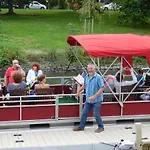 Bed & Breakfast De Logeerboot *