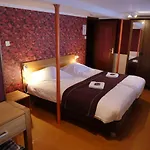 Bed & Breakfast De Logeerboot