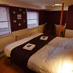 Bed & Breakfast De Logeerboot Dordrecht