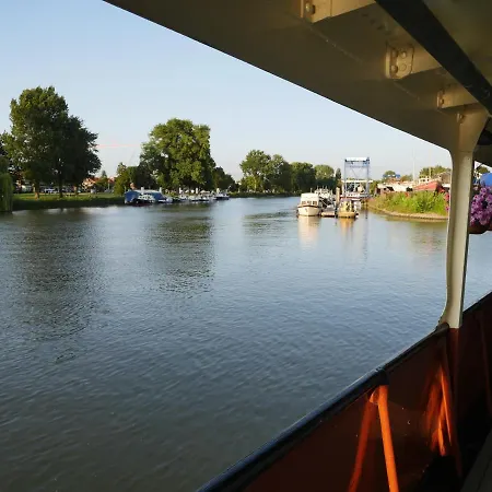 De Logeerboot Oda ve Kahvaltı *
